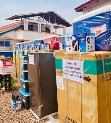 Remise de matériels de conservation des produits périssables aux PAP de petit commerce de Sangarédi